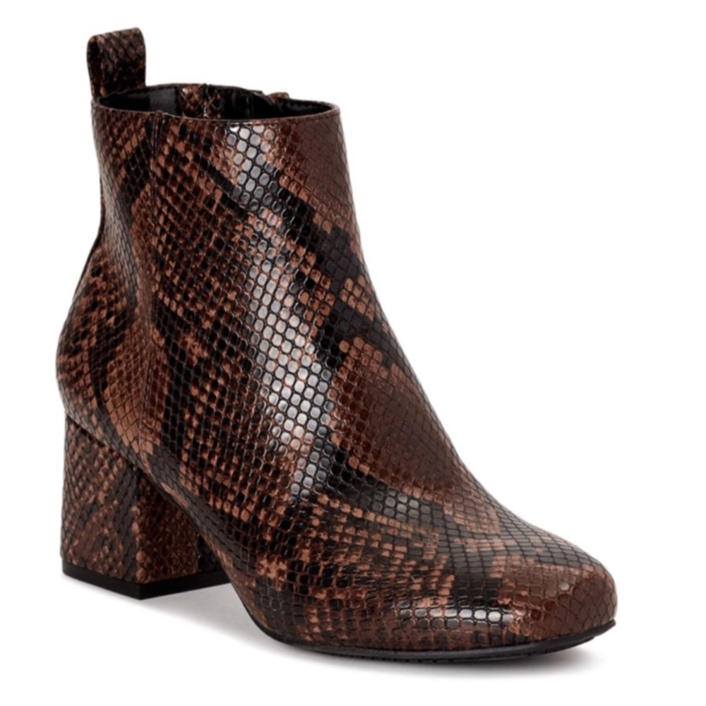 Time and tru womens boots